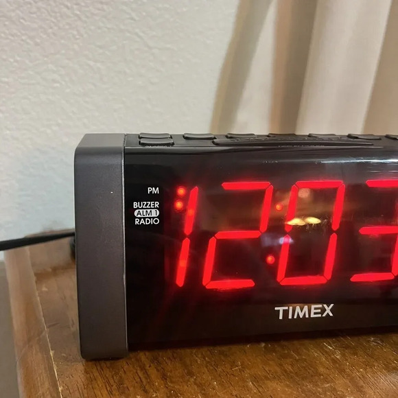 Timex Alarm Clock Radio T235Y Digital 12 Hour Clock With 2 Alarms Working AUX - Picture 2 of 16